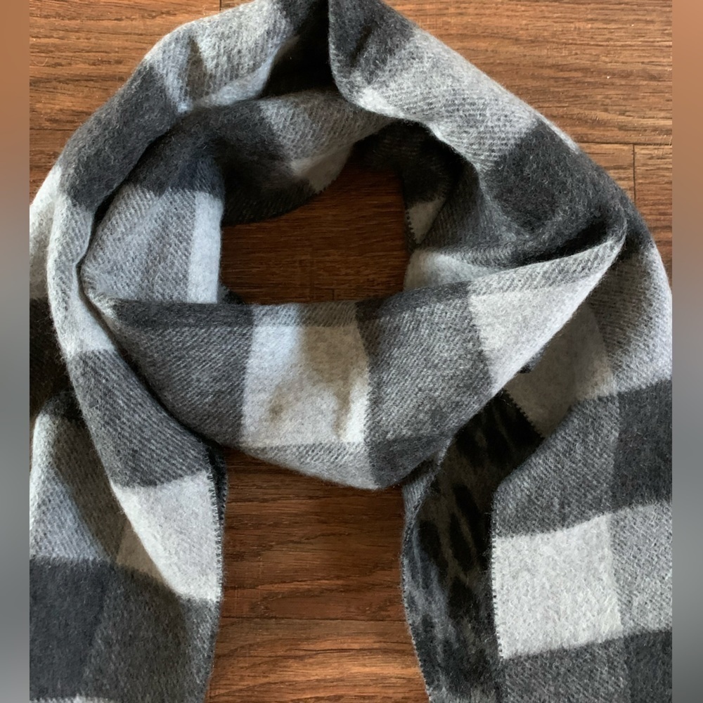 CASHMERES Double Sided Scarf Animal Plaid Print - Picture 9 of 16